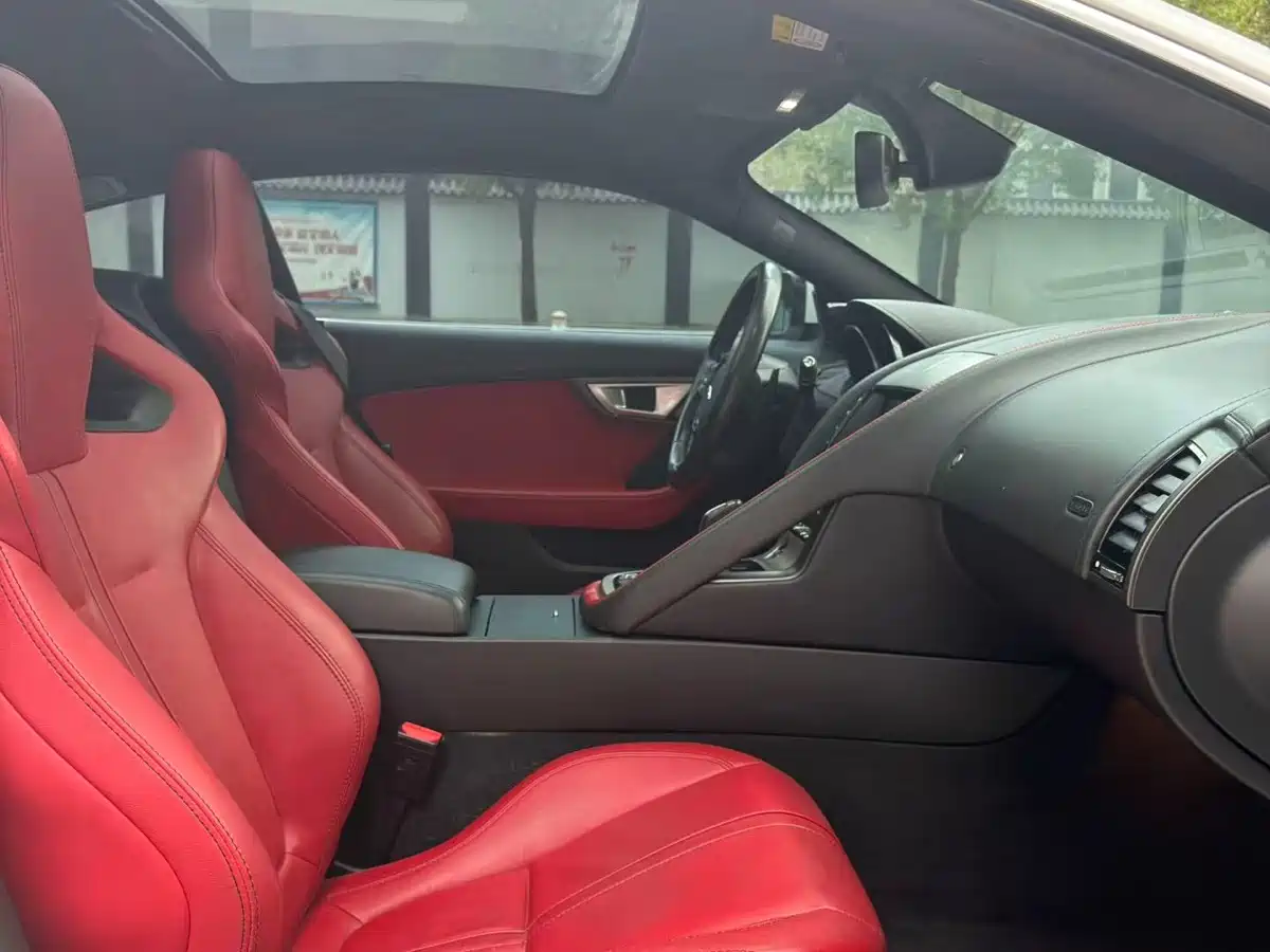 Jaguar F-TYPE 2017 2016 3.0 SC Hardtop