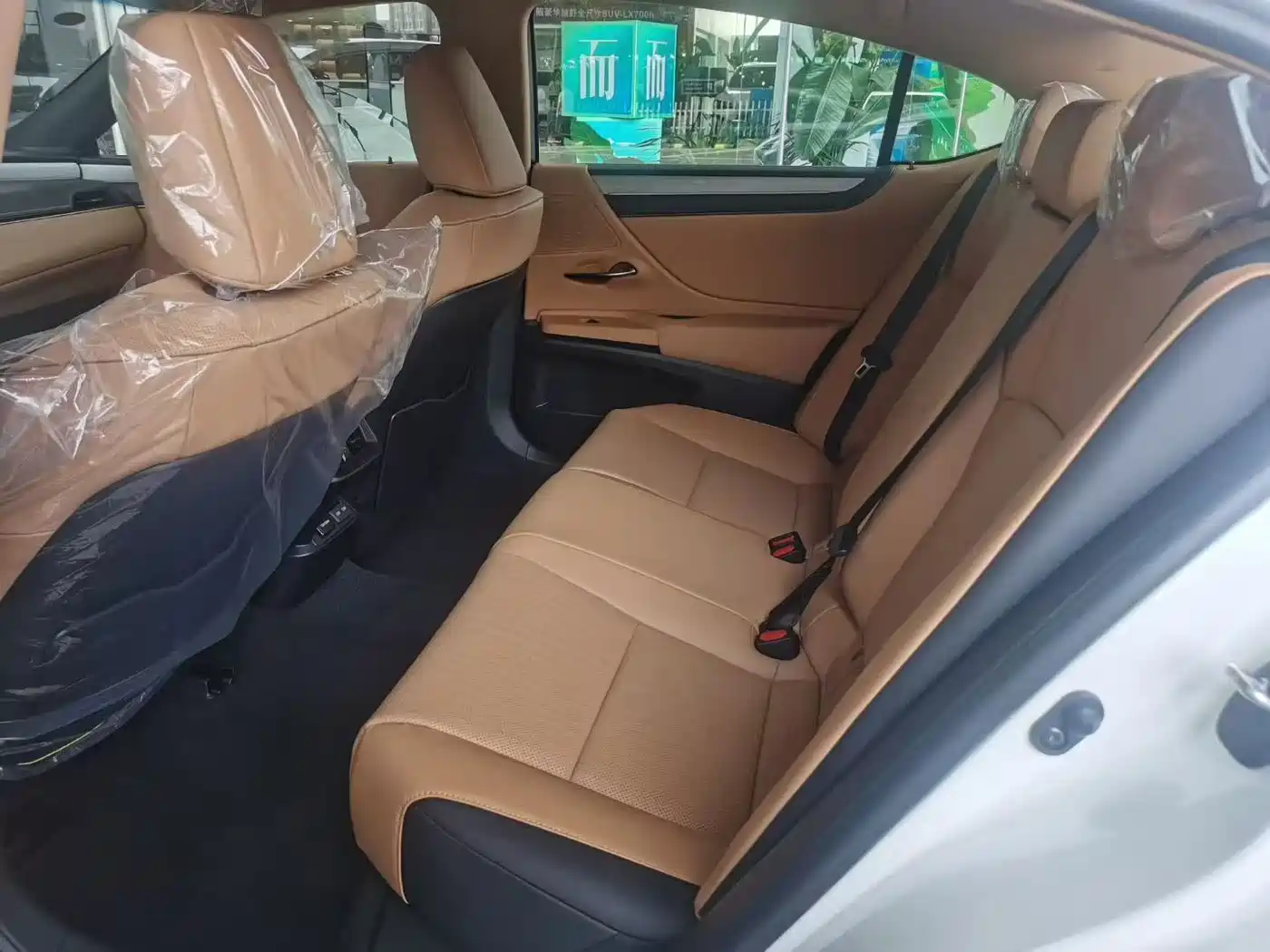 Lexus ES 2025 200 Ultimate Edition фото 6