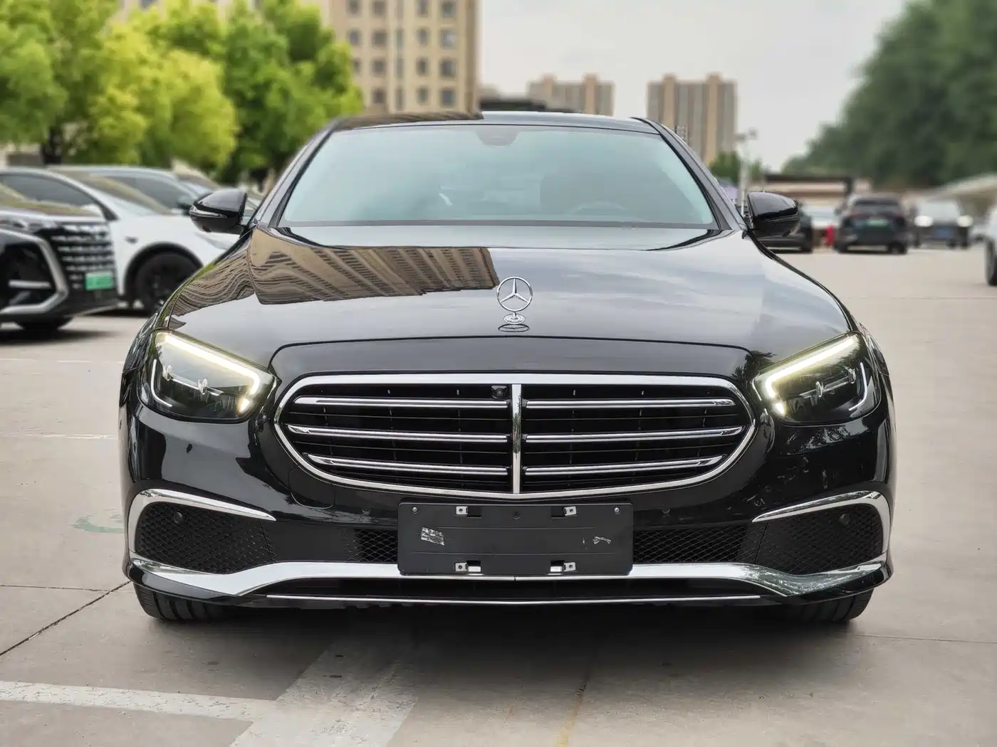 Mercedes-Benz E-Class New Energy 2022 E 350 e L Plug-in Hybrid Sports Sedan фото 2