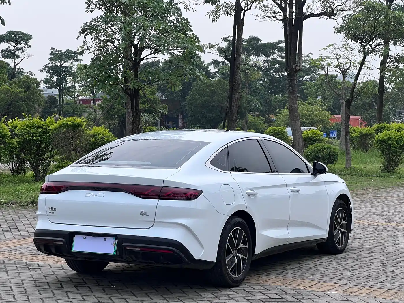 BYD Qin L 2024 DM-i 120KM Superior Edition фото 12