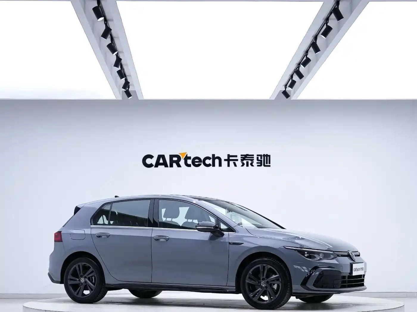 Volkswagen Golf 2021 280TSI DSG R-Line фото 9