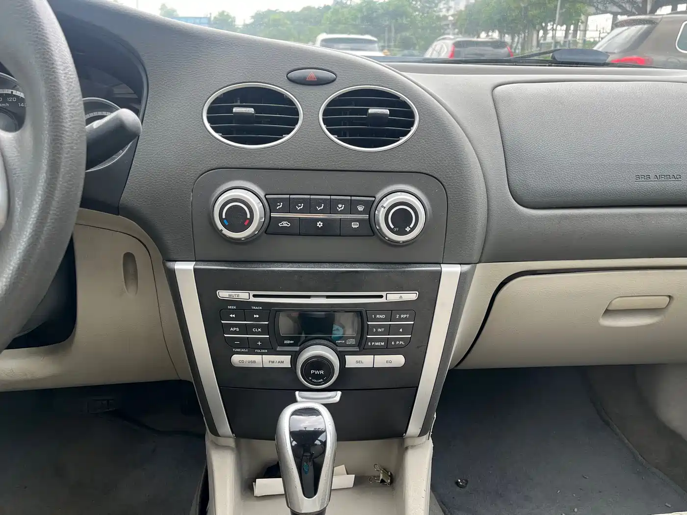 Soueast V3 Lingyue 2010 2010 1.5L CVT Flagship