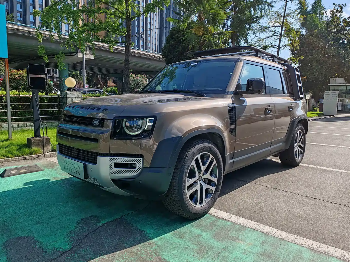 Фото 1 - Land Rover Defender
