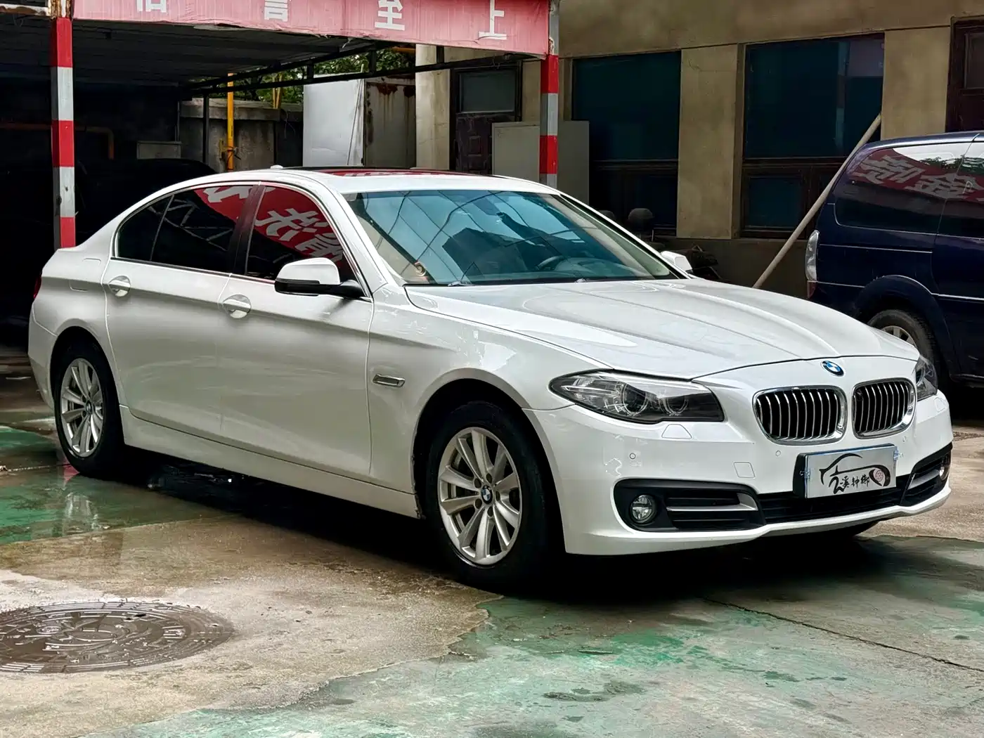BMW 5 Series 2014 520Li Elegance фото 2