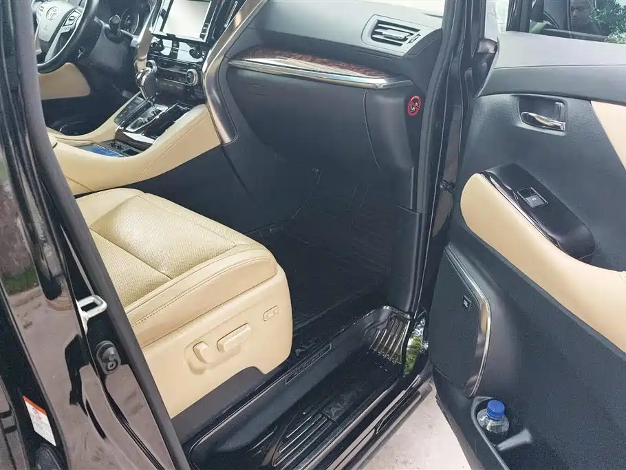 Toyota Alphard 2018 Facelift 3.5L Luxury Edition фото 8