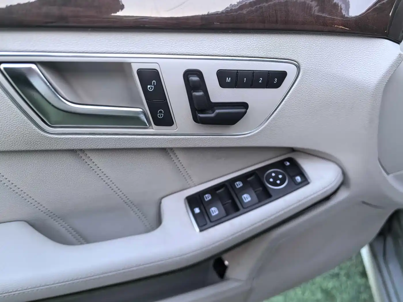 Mercedes-Benz E-Class 2012 E 200 L CGI Elegance фото 6