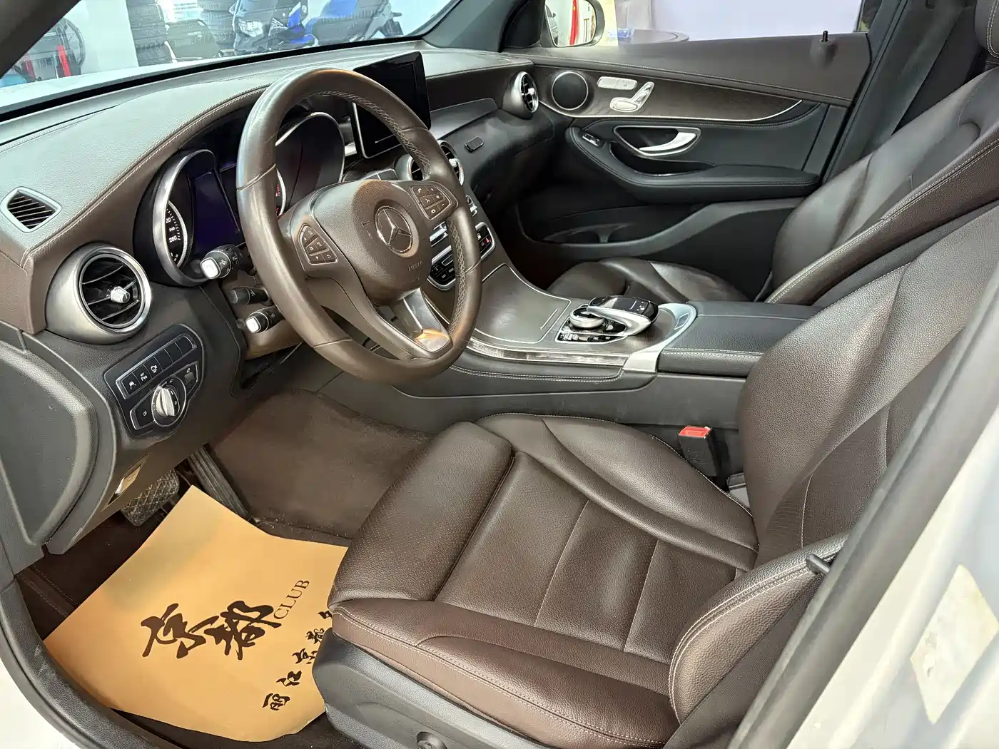 Mercedes-Benz GLC 2017 GLC 300 4MATIC Dynamic фото 7