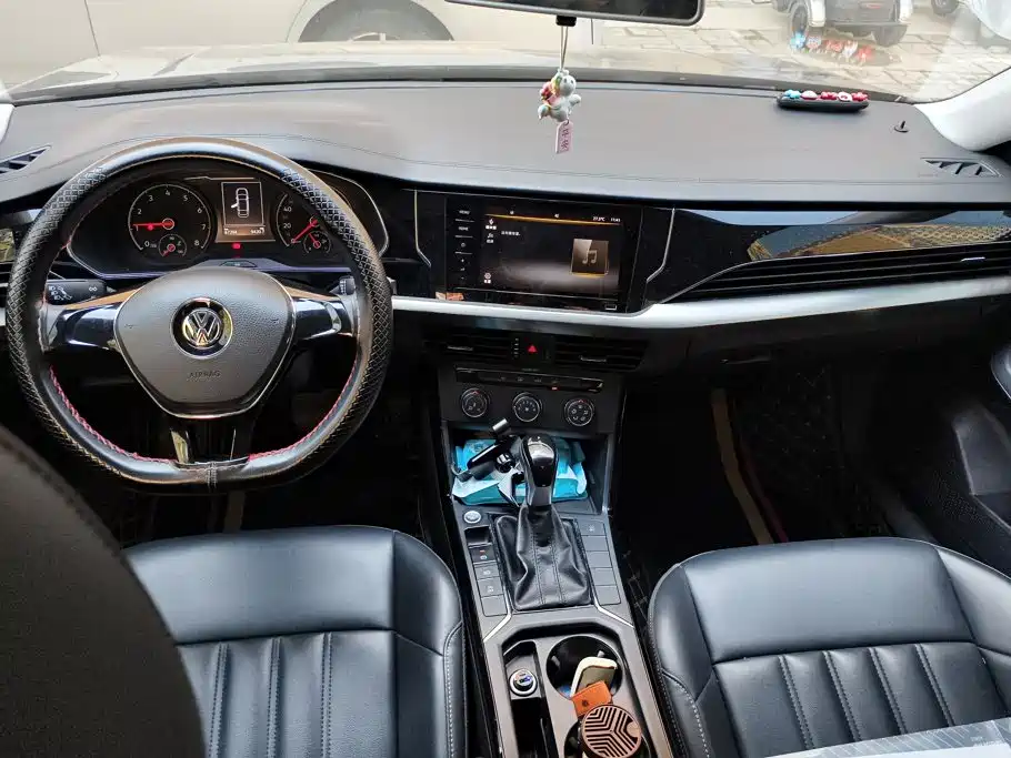 Photo 12 - Volkswagen Passat