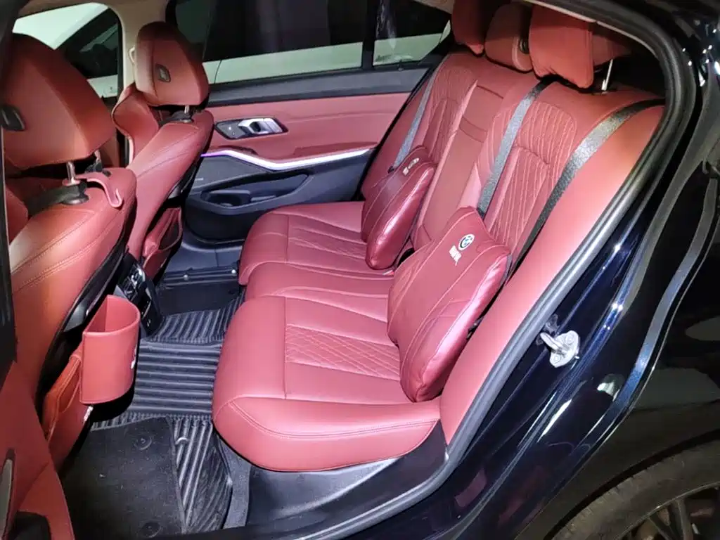 Photo 17 - BMW 3 Series