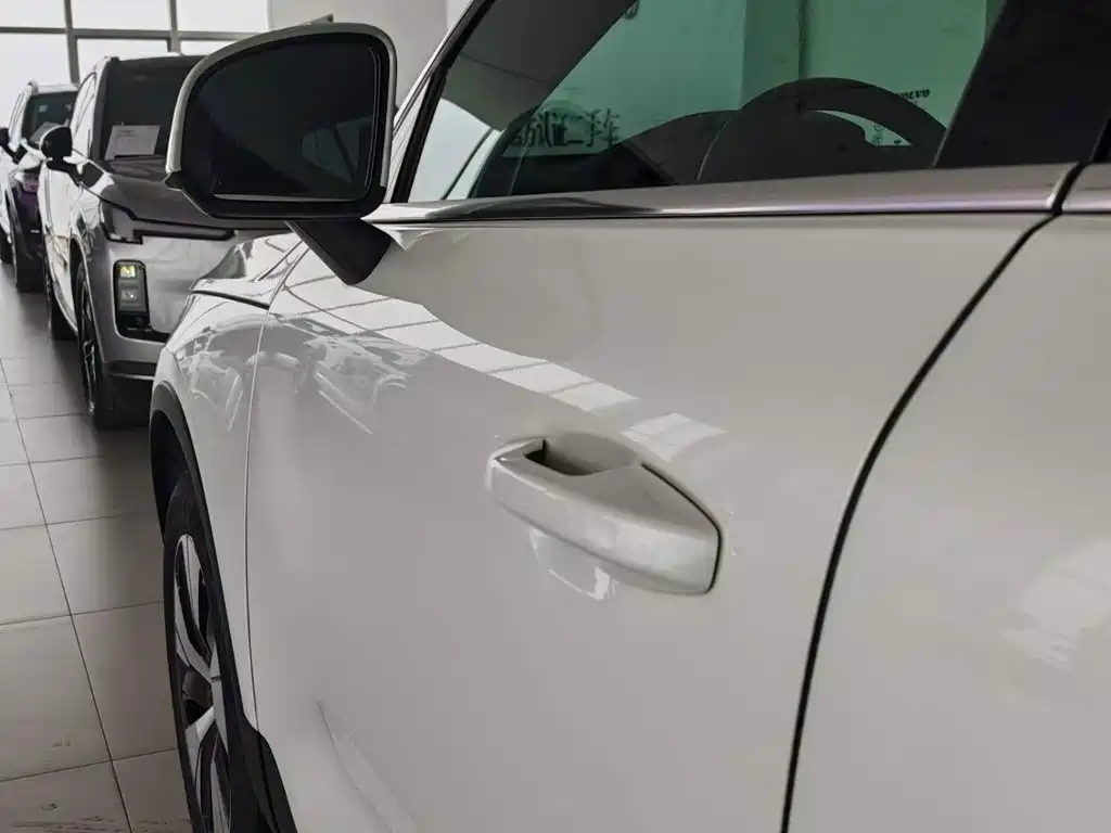 Volvo XC40 2024 2025 B3 Smart Elite Luxury Edition