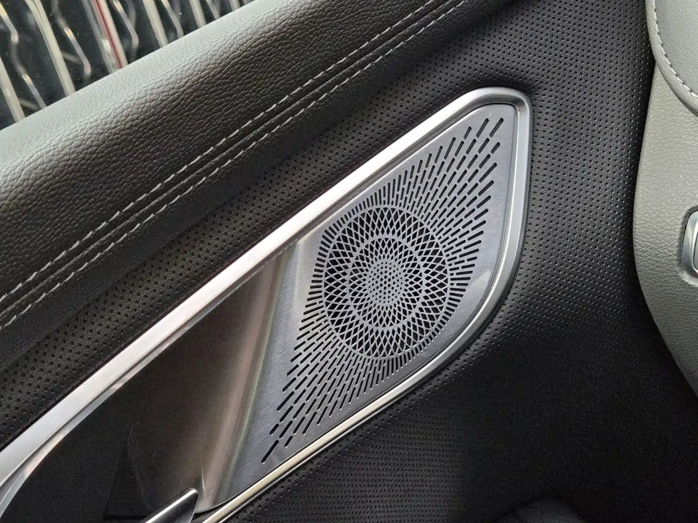 Hongqi HQ9 PHEV 2024 Model 2.0T AWD Luxury Edition фото 38