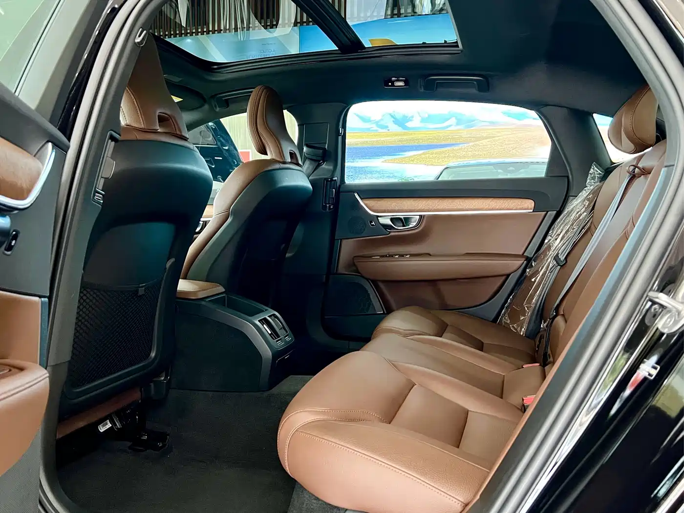 VOLVO S90