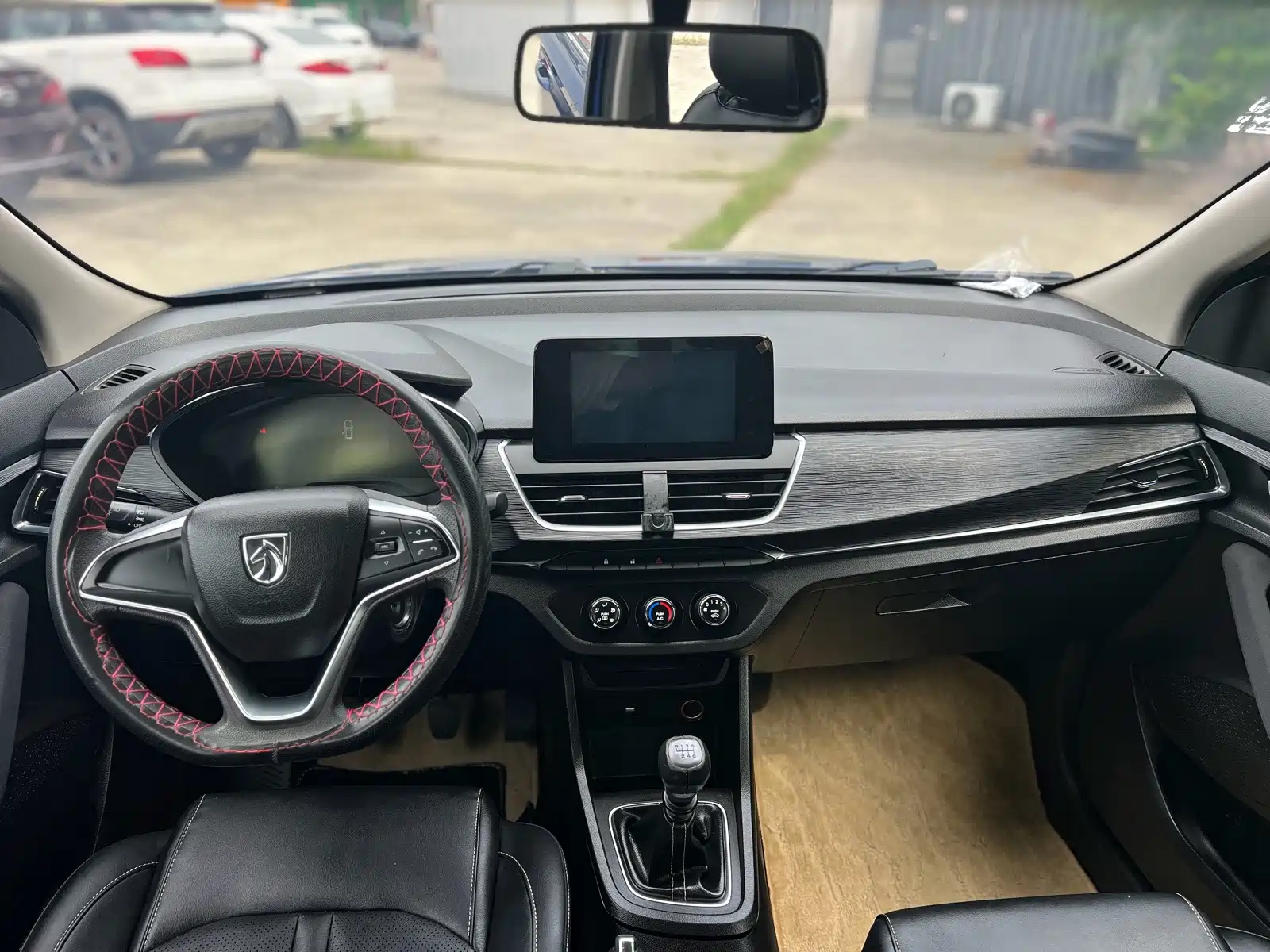 Фото 6 - Baojun 360
