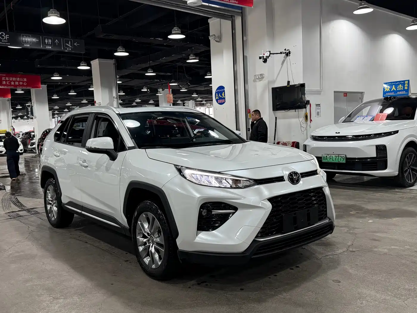 Toyota Wildlander 2021 2.0L CVT 4WD Luxury Edition фото 3