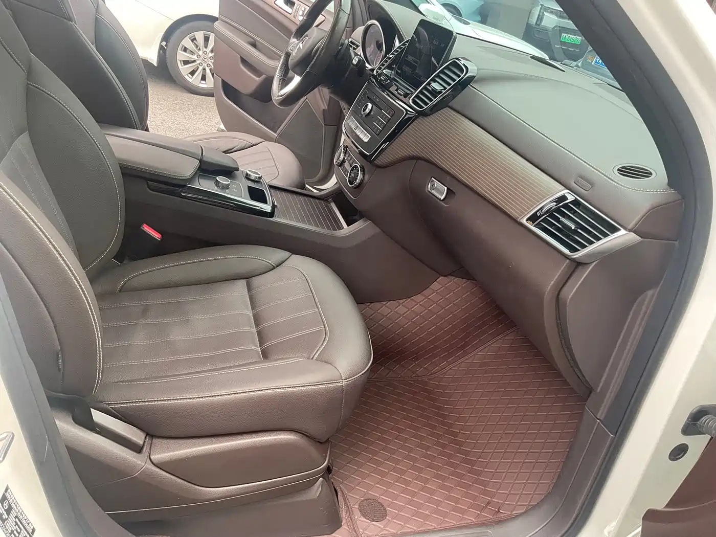 Mercedes-Benz GLE 2019 GLE 320 4MATIC Luxury Collector's Edition фото 15