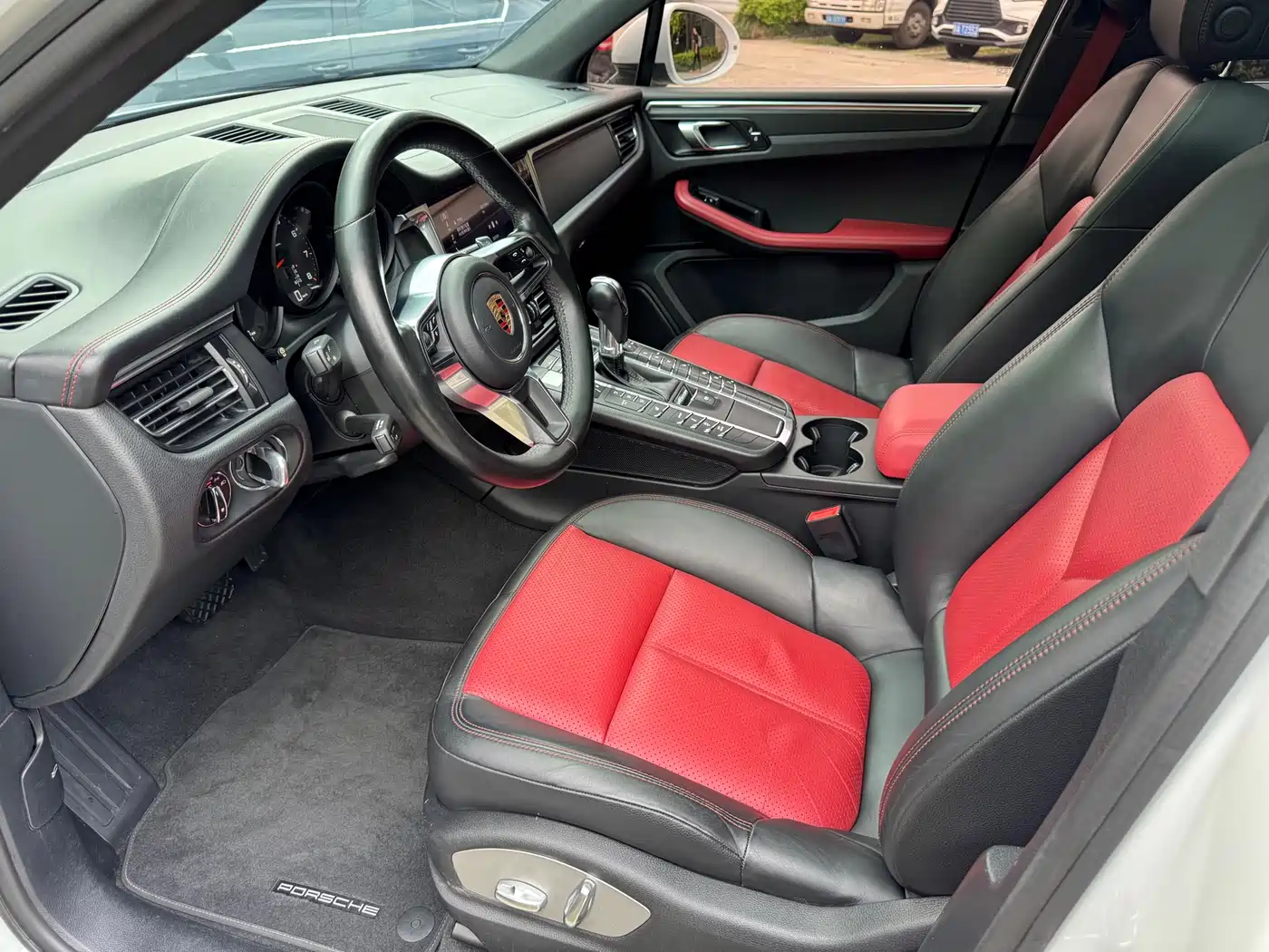 Porsche Macan 2018 Macan 2.0T фото 9