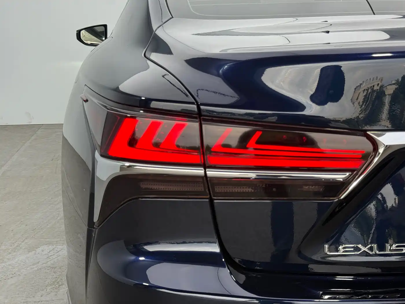 Фото 13 - Lexus LS