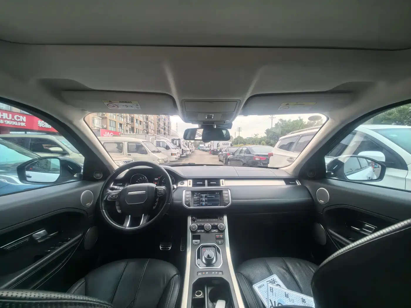 Land Rover Range Rover Evoque 2015 2.0T 5-Door Premium Edition фото 4