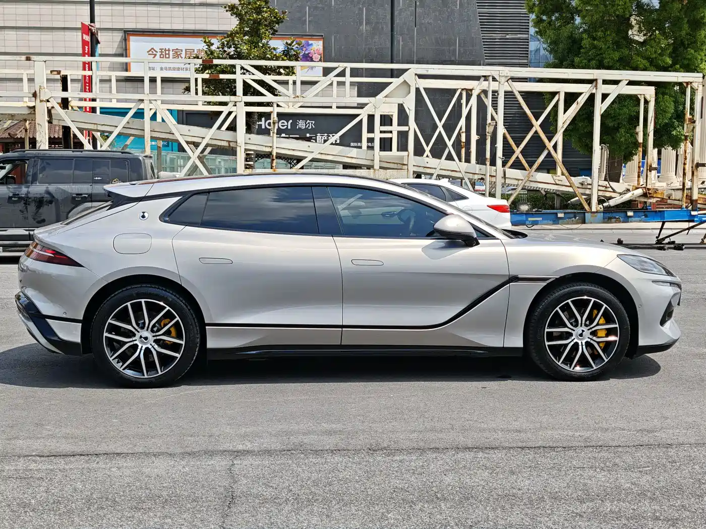 Denza Z9GT 2024 Model 1100 AWD Max Edition фото 6