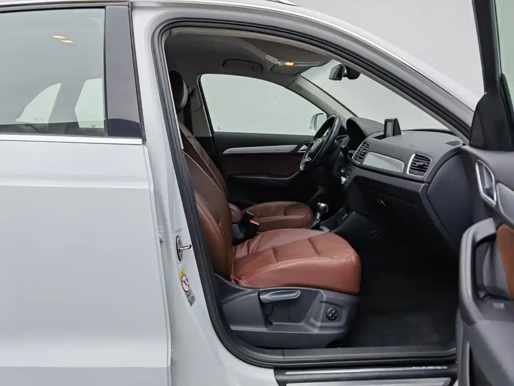 Photo 23 - Audi Q3