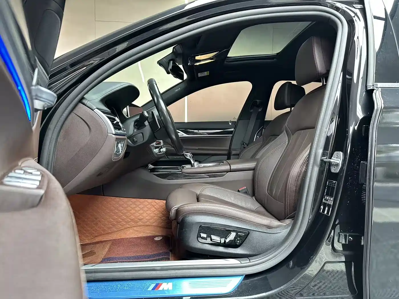 BMW 7 Series 2018 730Li Leading Type M Sport Package фото 9