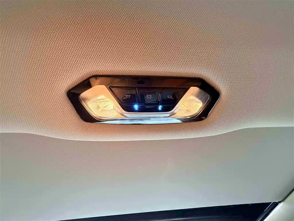BMW 3 Series 2024 325Li M Sport Package фото 27