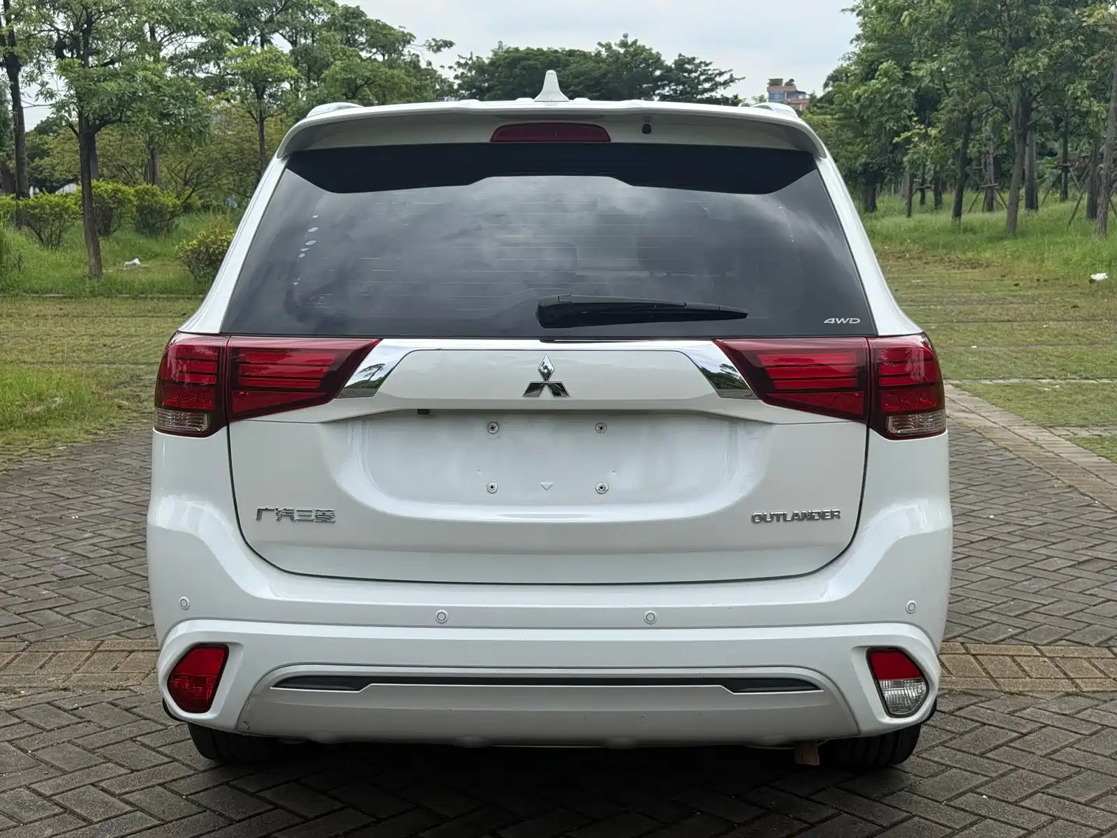 Фото 12 - Mitsubishi Outlander