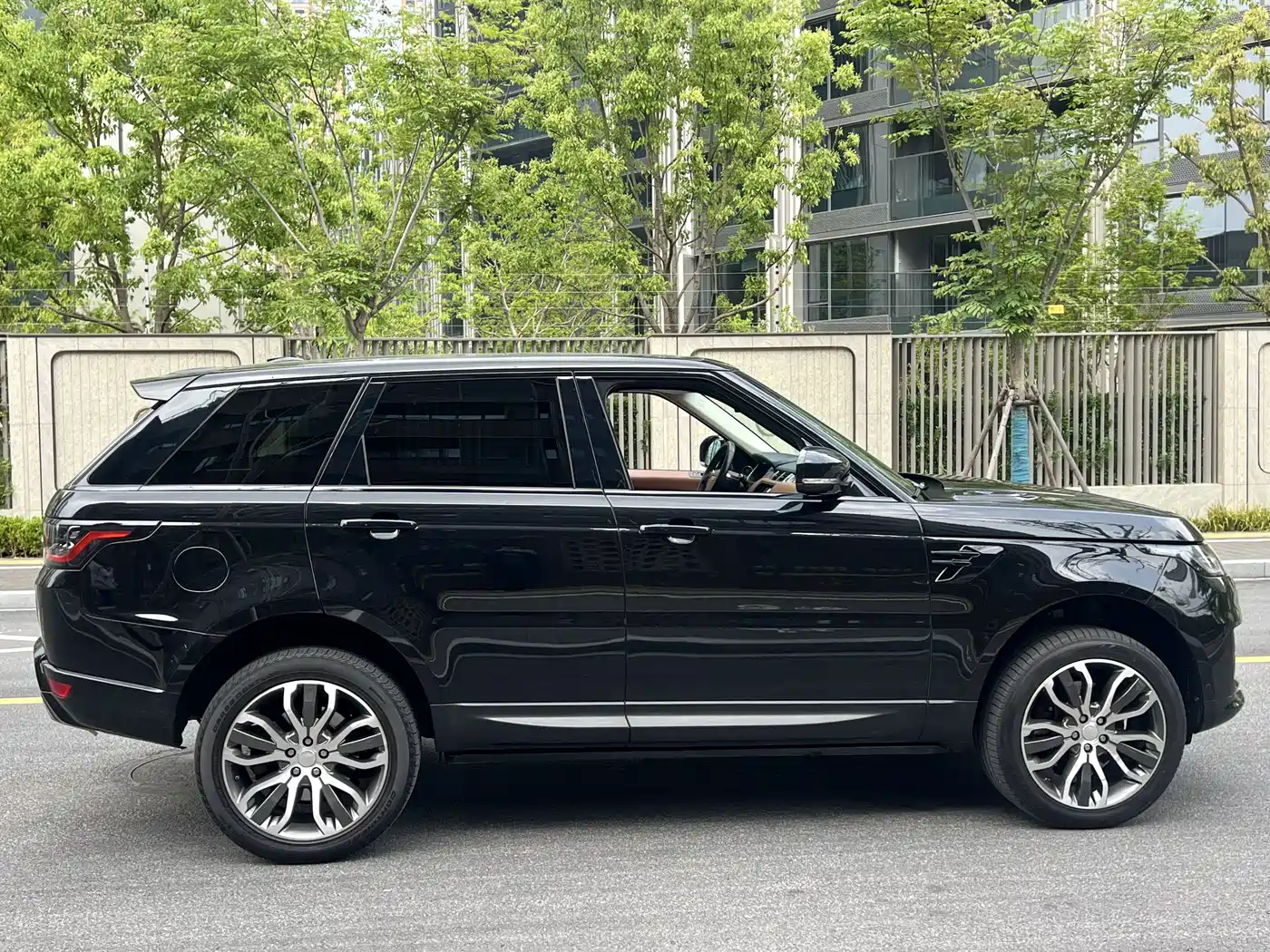 Land Rover Range Rover Sport 2016 Model 3.0 SC V6 HSE DYNAMIC фото 13