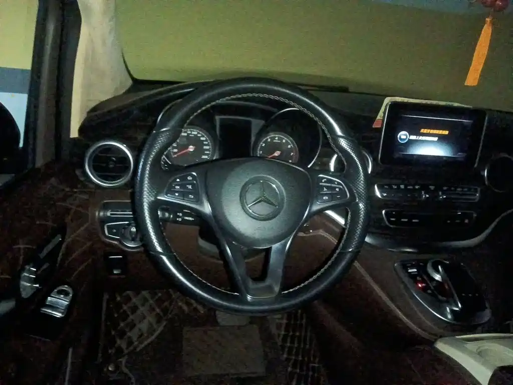 Mercedes-Benz V-Class 2018 2017 Model V 260 Pilot Edition