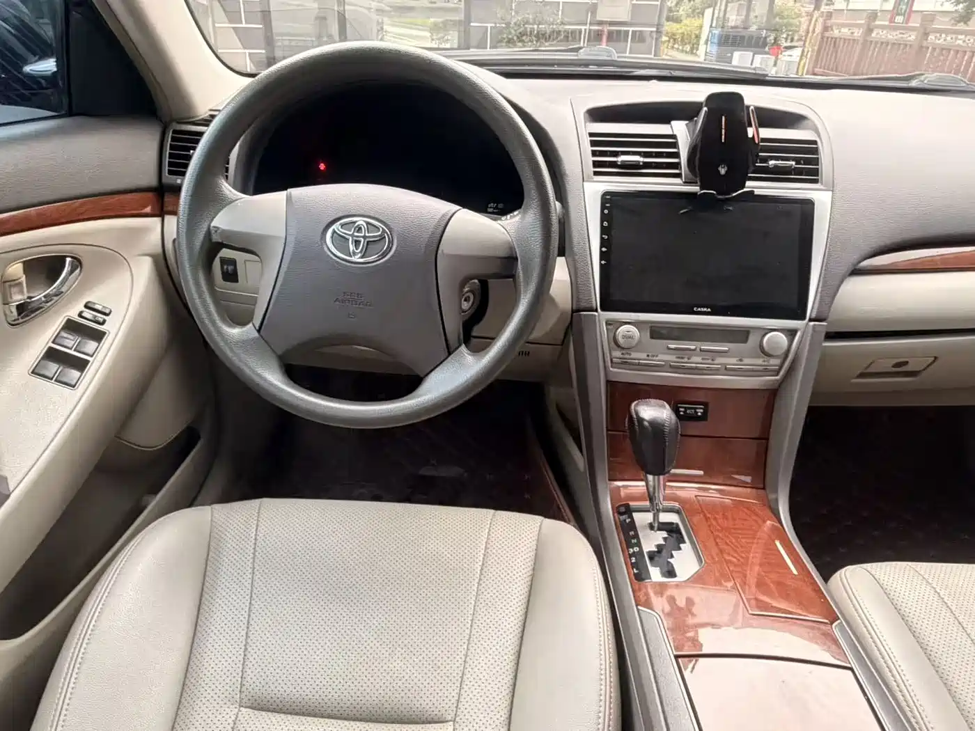 Photo 15 - Toyota Camry