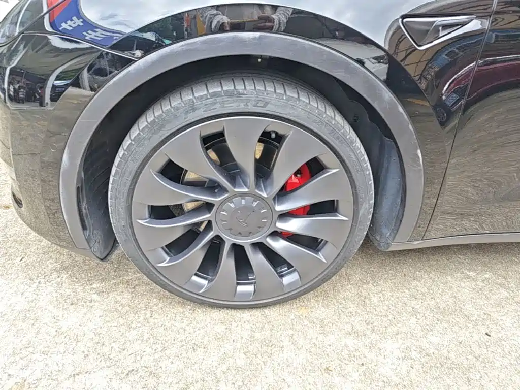 Фото 23 - Tesla Model Y
