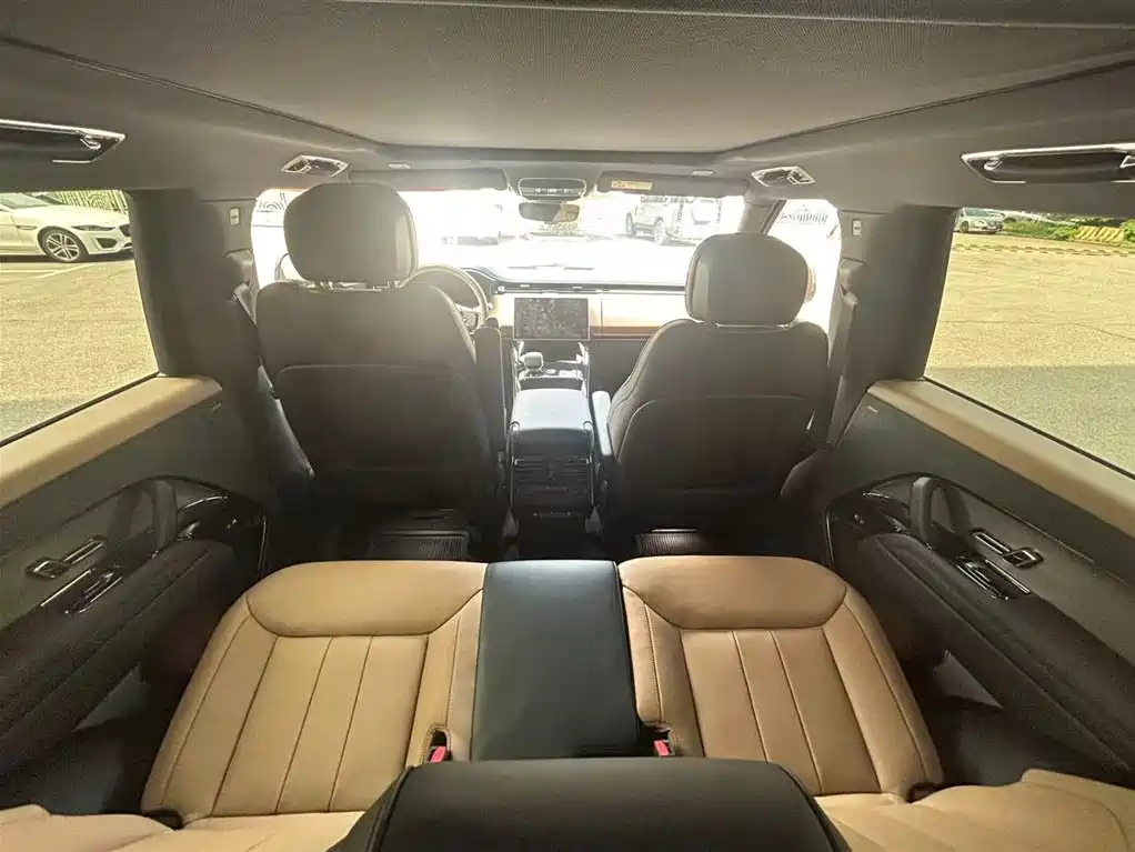 Land Rover Range Rover Sport фото 16