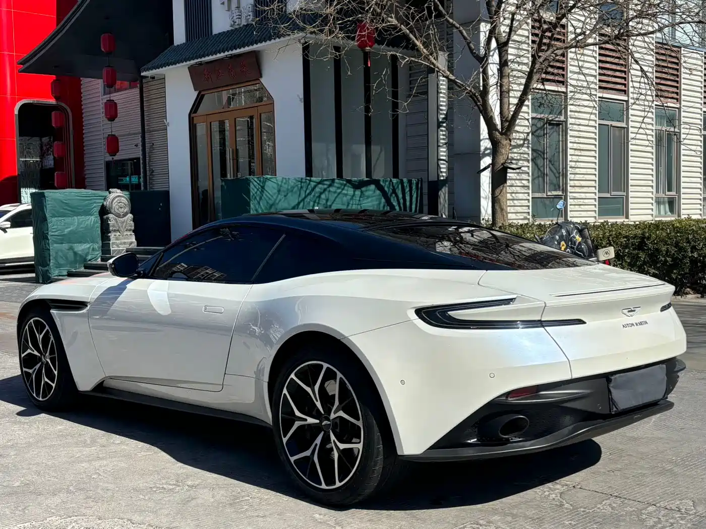 Aston Martin DB11 2019 Model 4.0T V8 Coupe фото 7