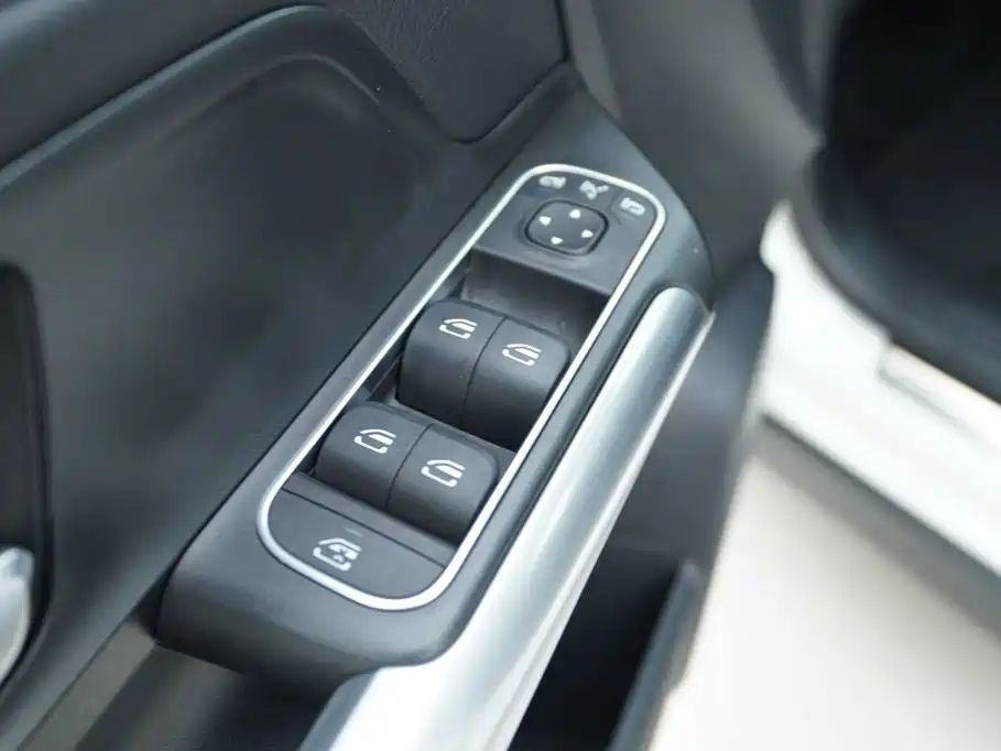 Mercedes-Benz GLA 2023 2023 GLA 220