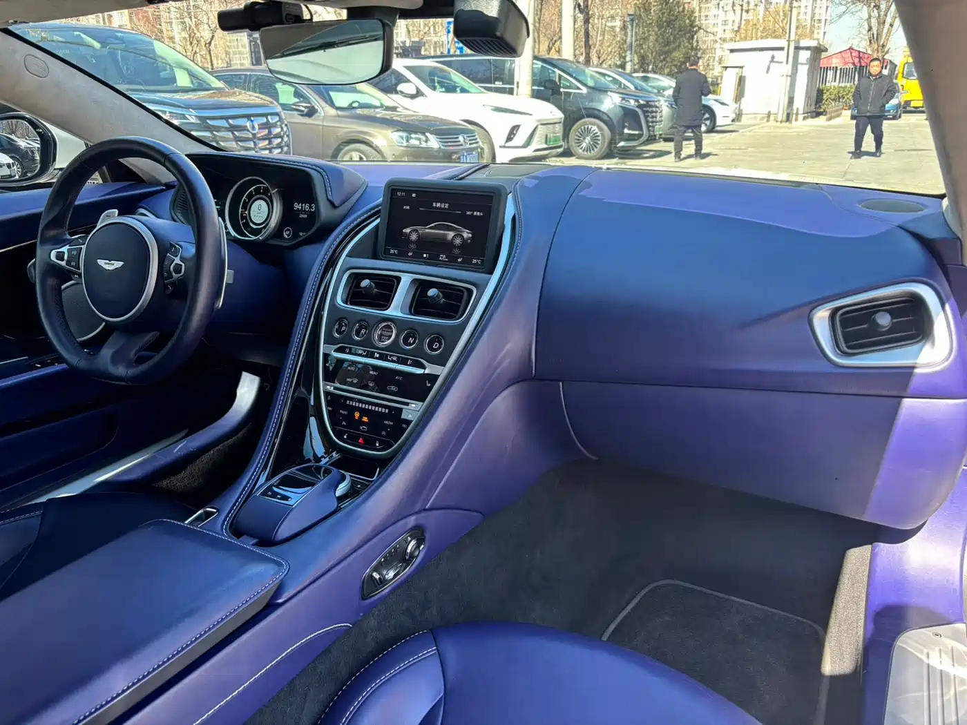 Aston Martin DB11 2019 Model 4.0T V8 Coupe фото 10