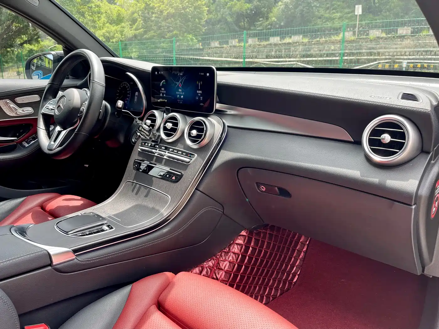 Mercedes-Benz GLC Coupe 2020 GLC 300 4MATIC Coupe SUV фото 36