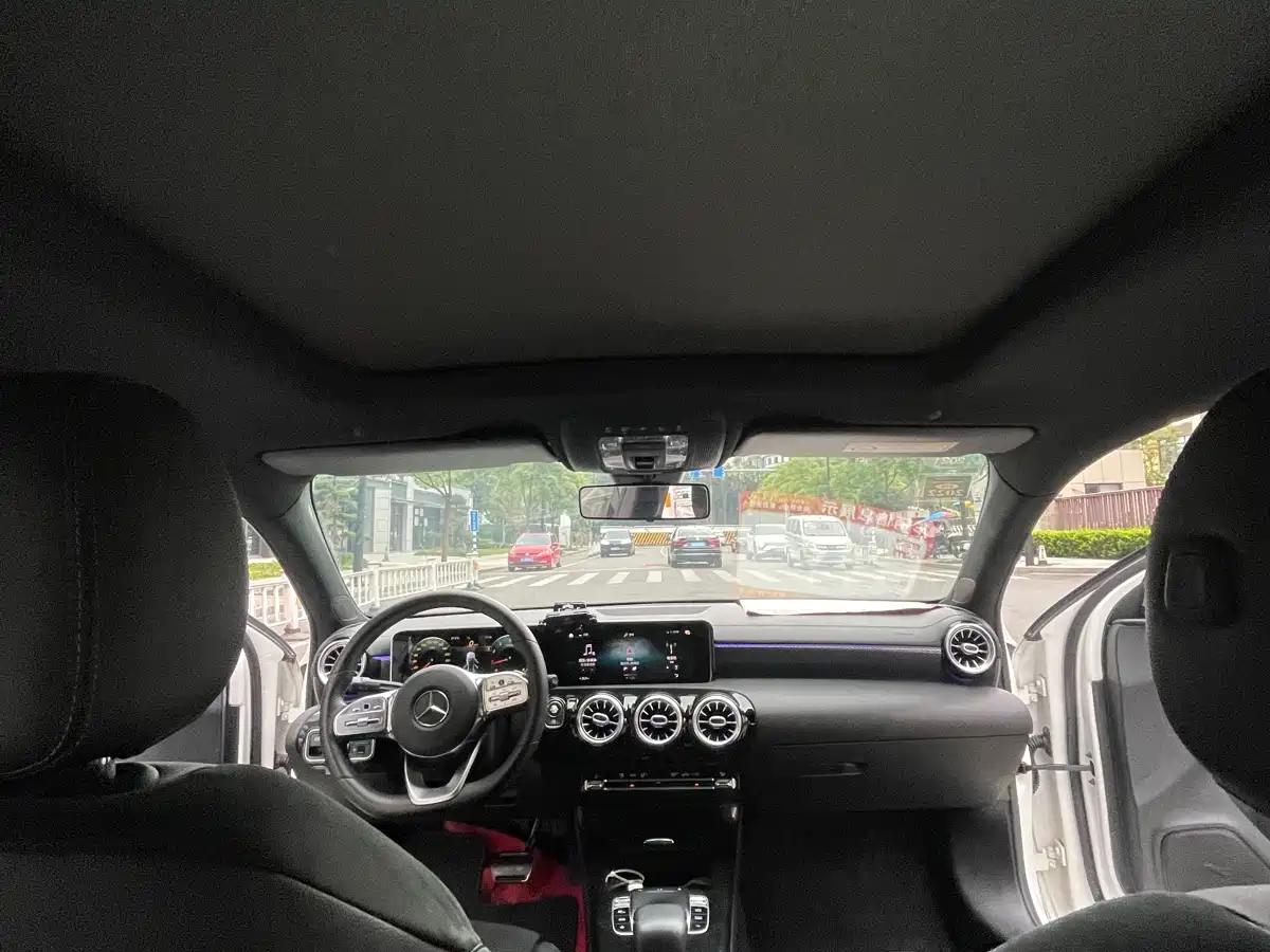 Mercedes-Benz A-Class 2020 Facelift A 200 L Sport Sedan Dynamic фото 11