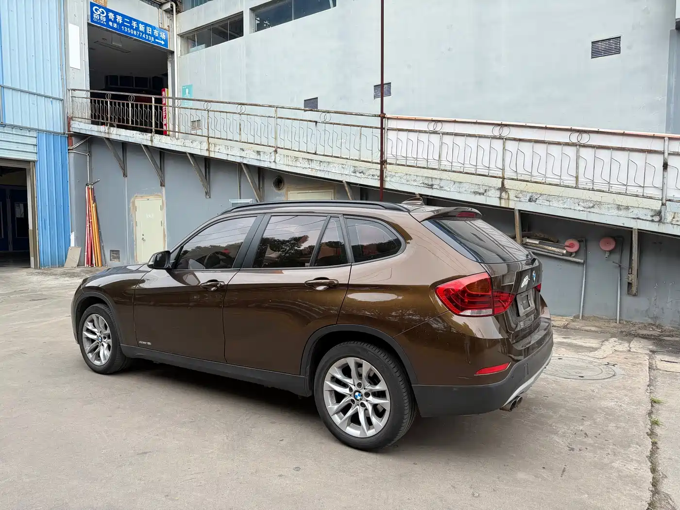 BMW X1 2014 sDrive18i Leading Edition фото 6