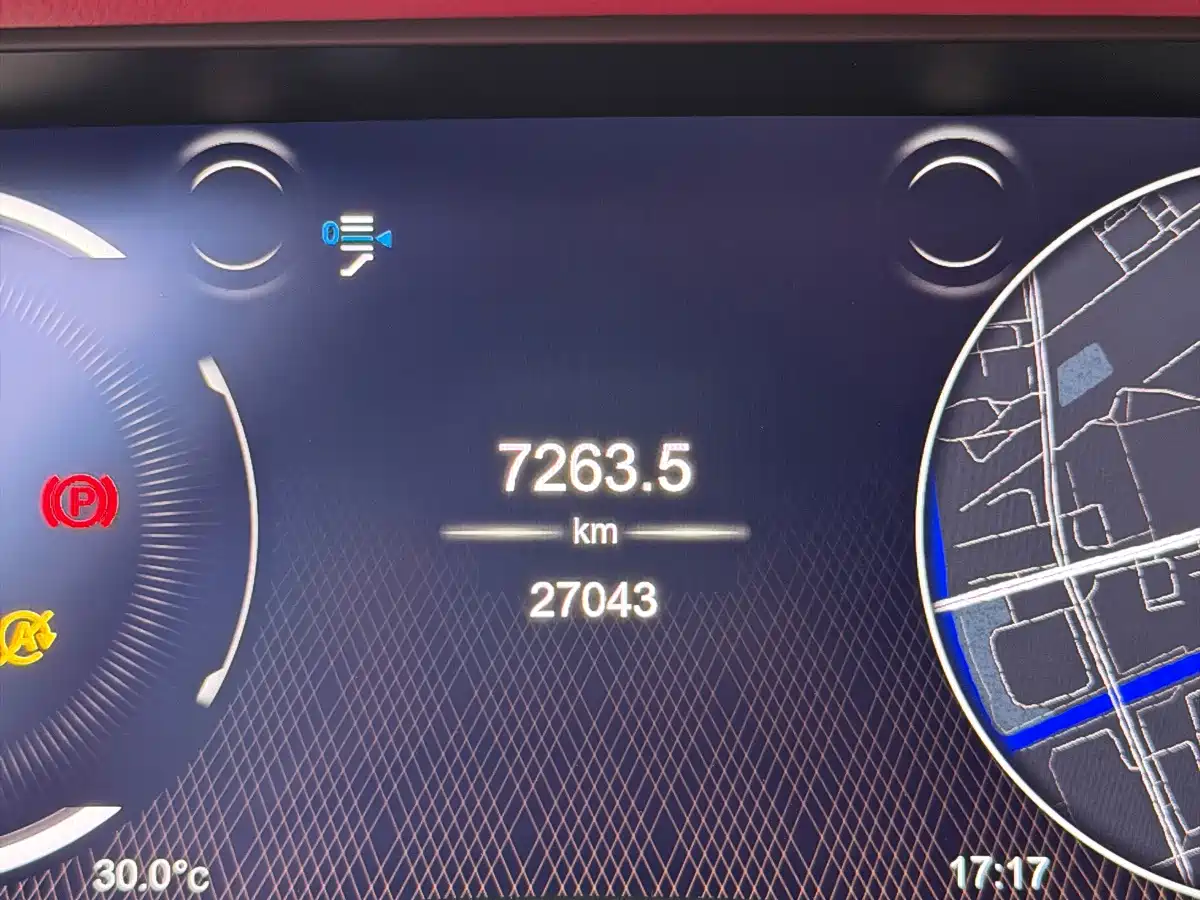 Aston Martin DBX 2025 2024 4.0T V8