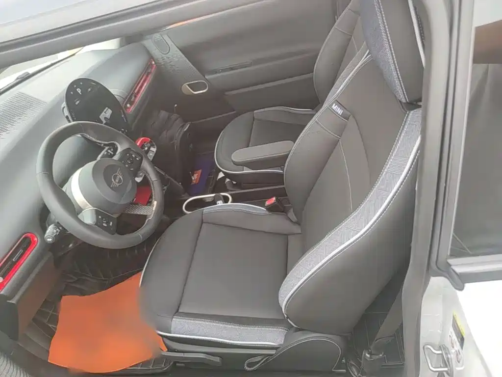 MINI Electric MINI COOPER 2025 2025 Model 456km COOPER E Classic