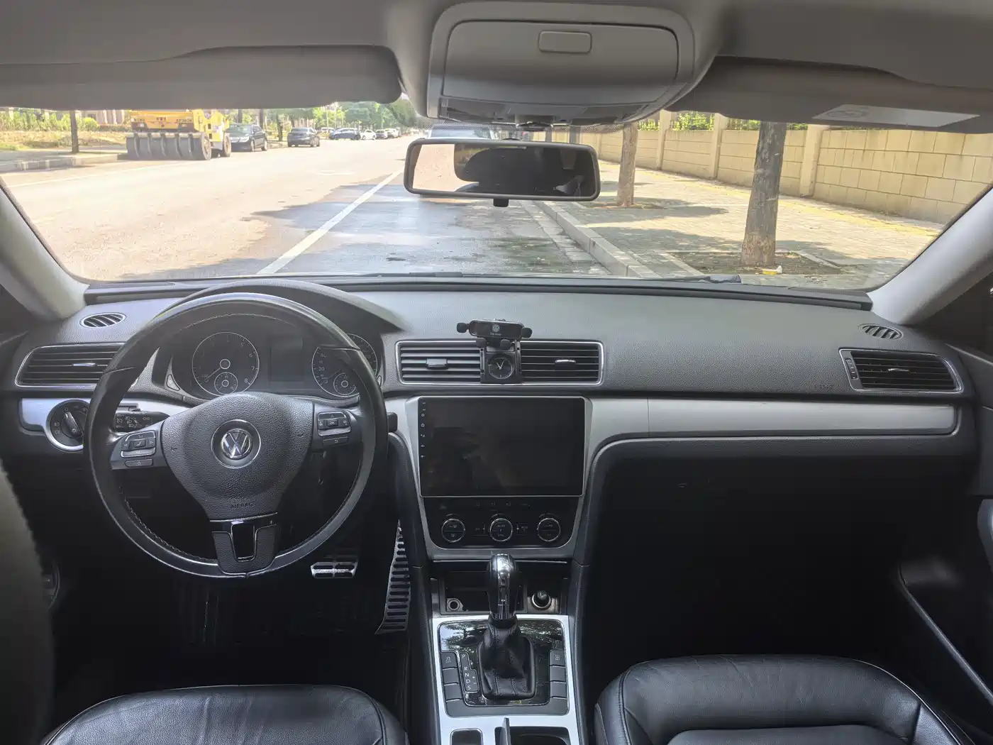 Volkswagen Passat 2015 1.4TSI DSG Prestige Edition фото 9