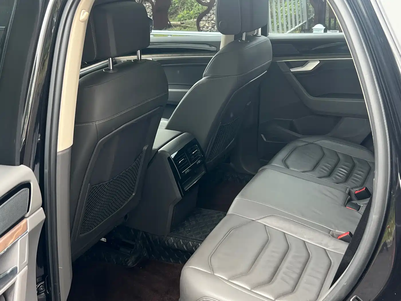 Volkswagen Touareg 2019 2.0TSI Sharp Wing Edition China VI фото 12