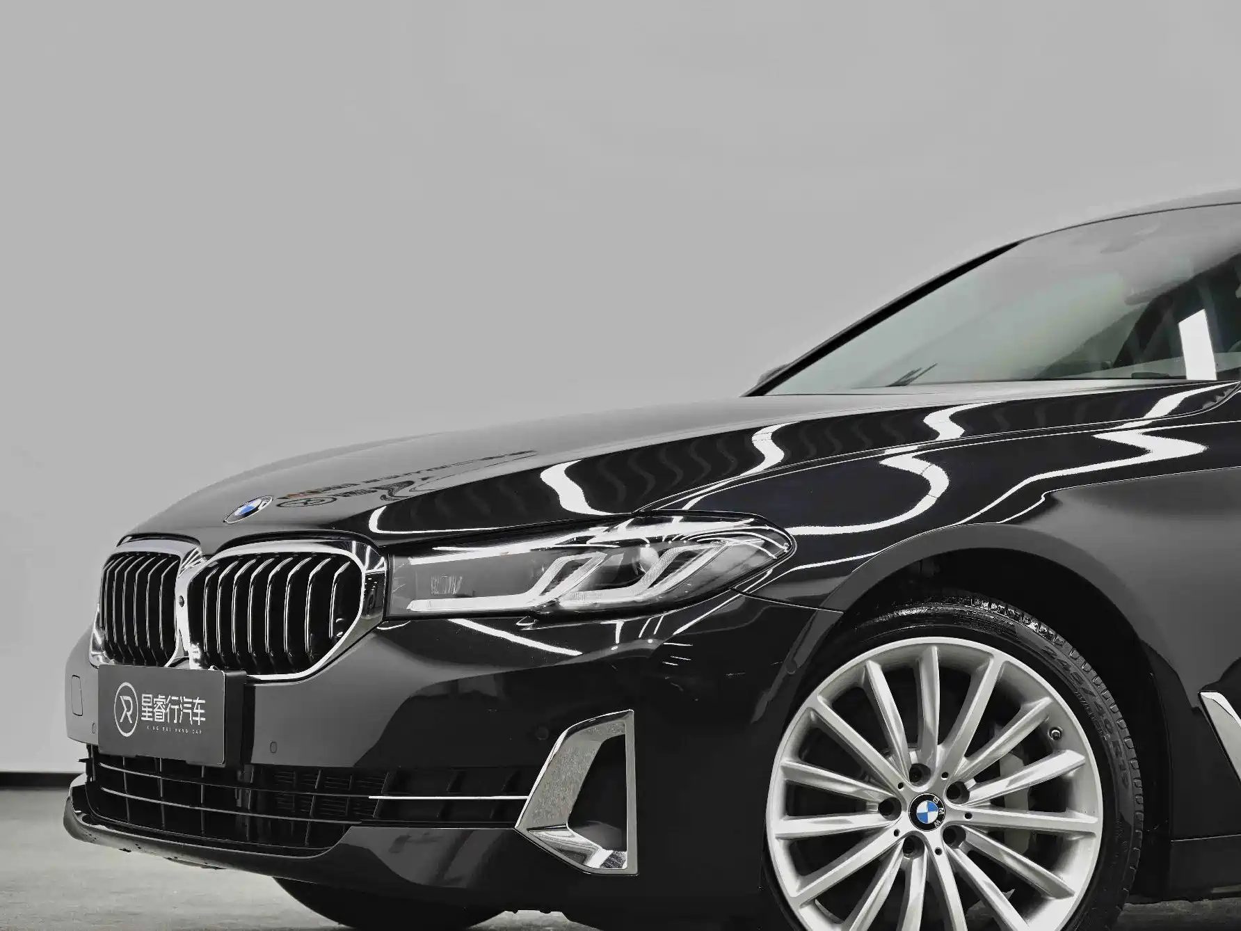صورة 7 - BMW 5 Series