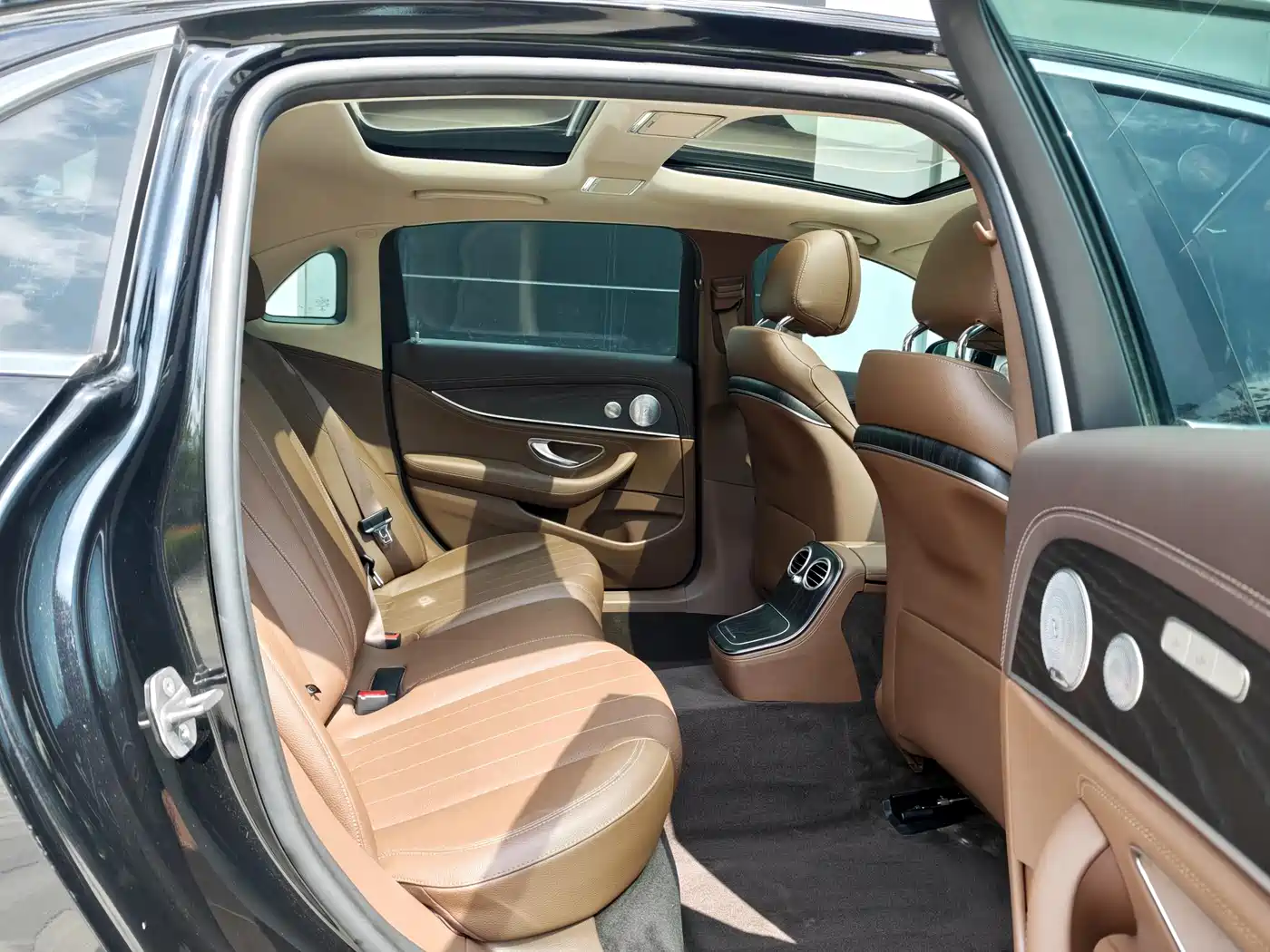 Mercedes-Benz E-Class 2021 E 300 L Fashion фото 28