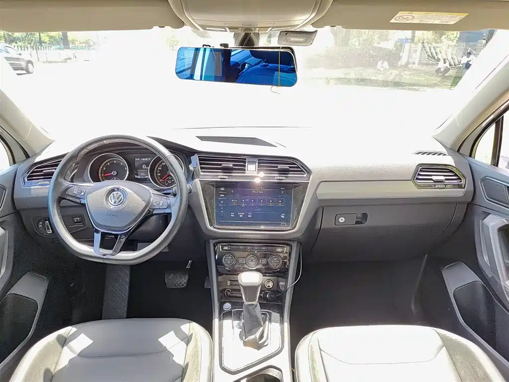 Volkswagen Tiguan L 2019 330TSI Auto 2WD Panorama Comfort Edition China V фото 10