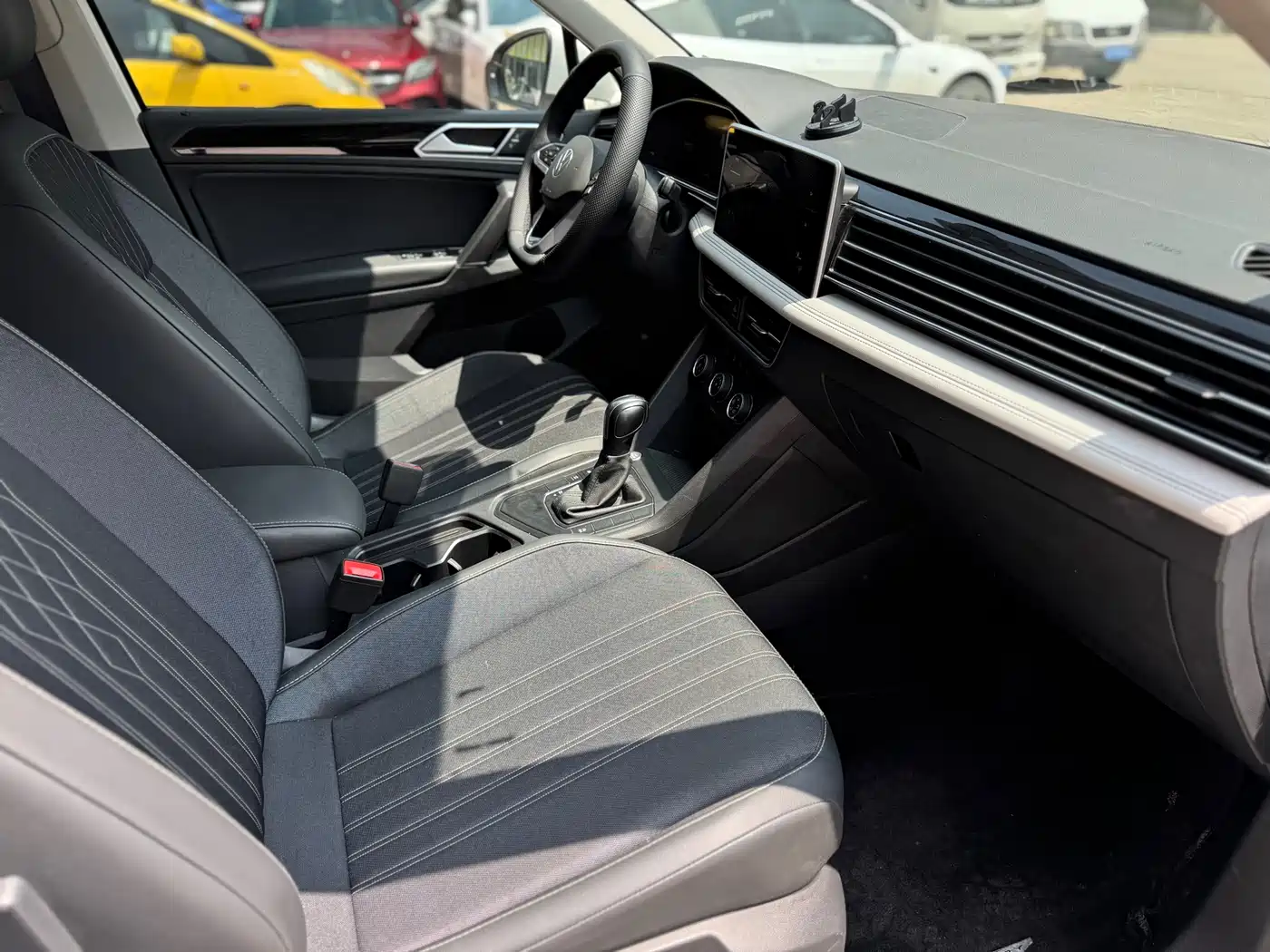 Volkswagen Tiguan L 2022 330TSI Automatic 2WD Comfort Edition фото 15