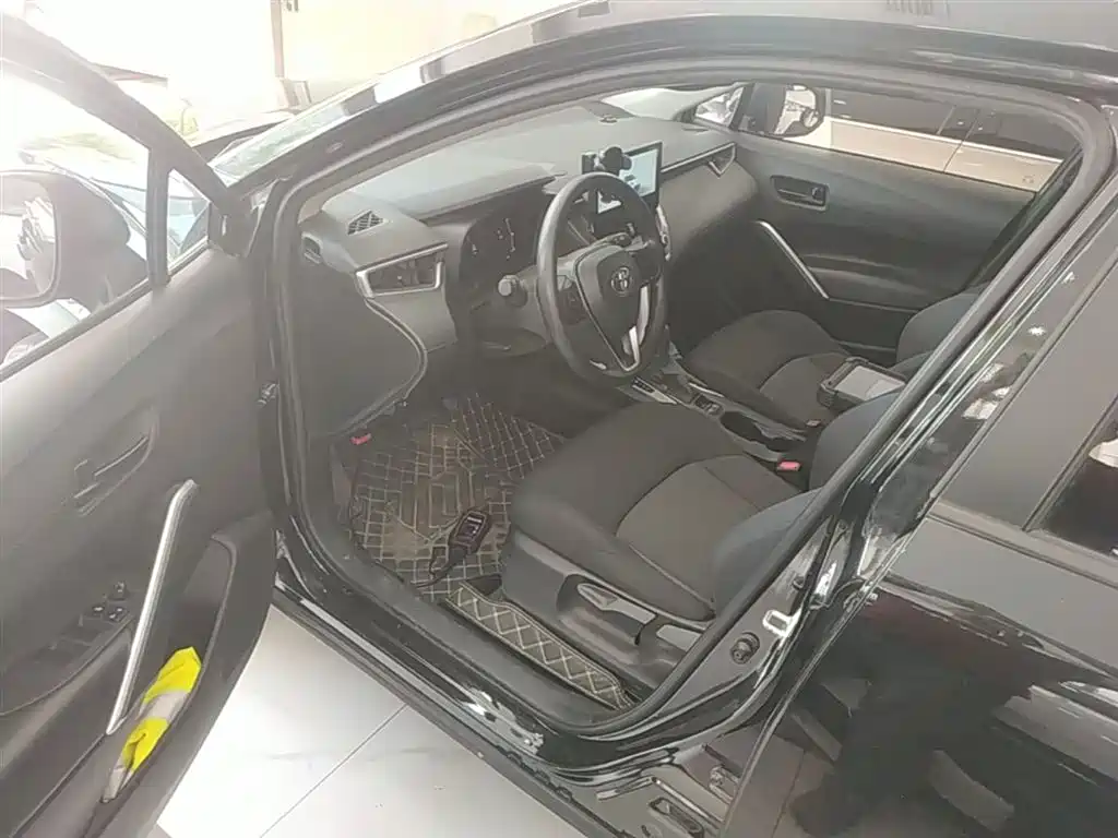 Toyota Frontlander 2023 2.0L CVT Elite Edition фото 16
