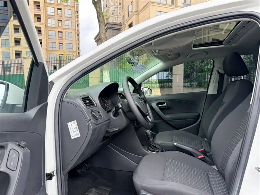 Volkswagen Polo 2018 1.5L Auto Comfort фото 16