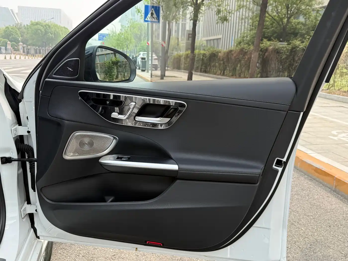 Mercedes-Benz C-Class 2023 Facelift C 260 L Night Sport Edition фото 13