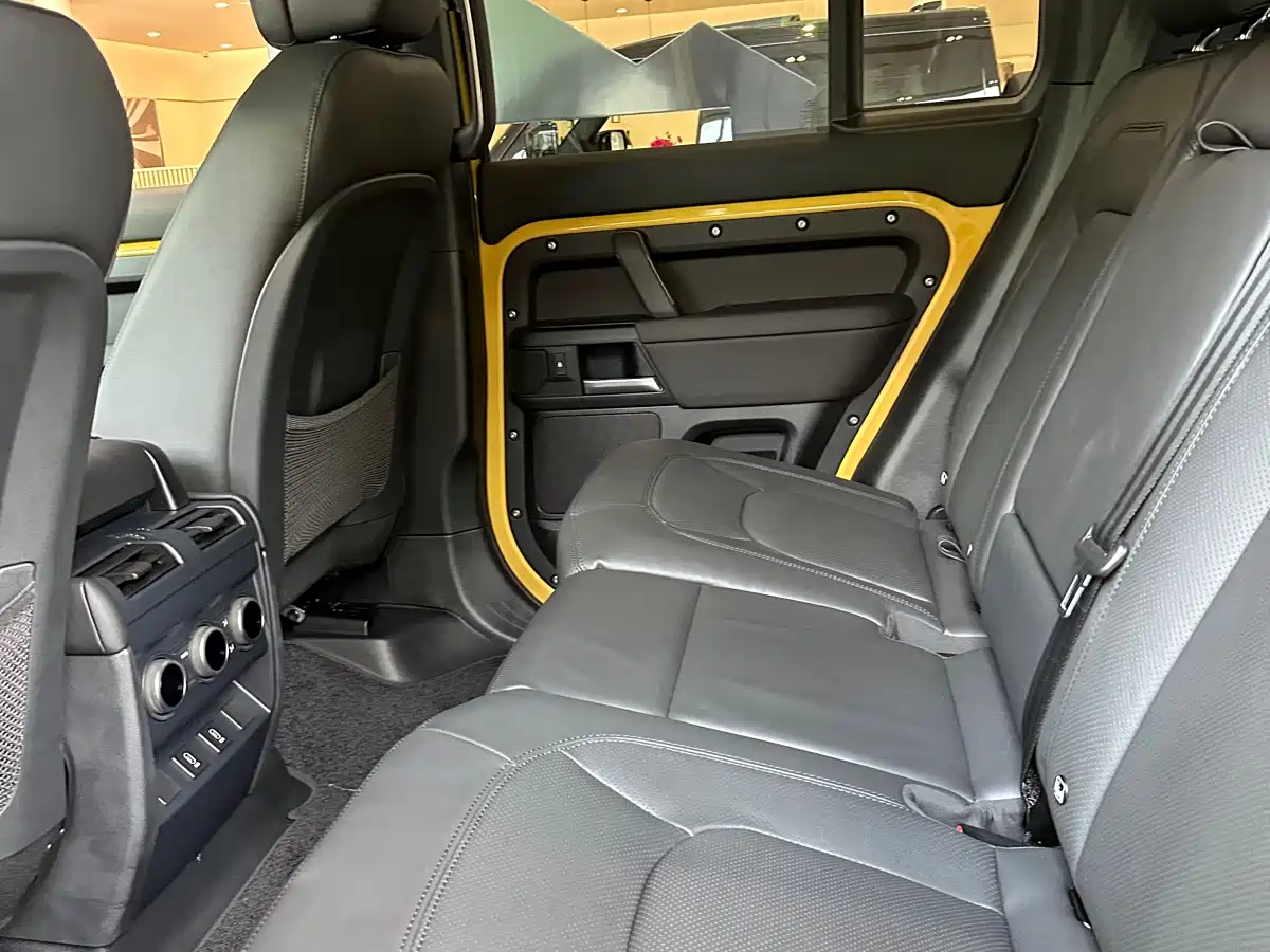 Land Rover Defender 2026 110 3.0T P400 TROPHY Edition фото 6